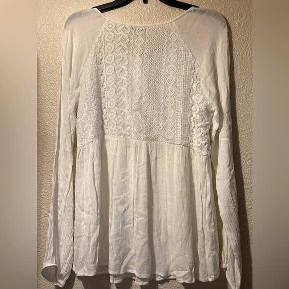 Hannah White Lace Top - Picture 2 of 4